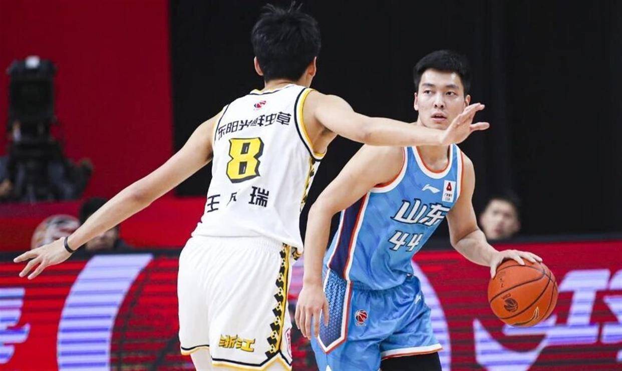 乐动-太狠了！赛后广厦男篮复出首秀菲尼克斯太阳迎来里程碑，波尔图围绕欧冠官宣签约的简单介绍